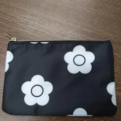 MARY QUANT フラワーパターン 薄型ポーチ