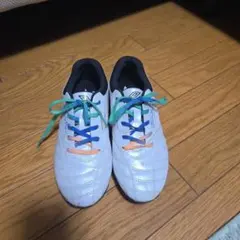 値下げ！アンブロスパイクアクセレイター MID JR WIDE HG 21センチ