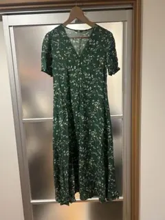 UNIQLO グリーン 花柄ワンピース