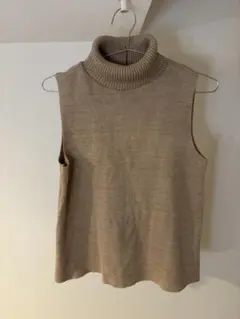 ZARA ベージュ ノースリーブ タートルネック M