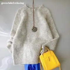 ライトグレー ニット