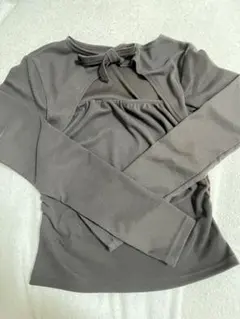 リボン付き長袖トップス