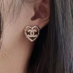 2025年最新】chane リボンピアスの人気アイテム - メルカリ