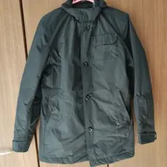 黒 ナイロンジャケット フード付き