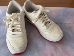 Reebokスニーカー