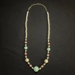 ビーズハート風デザイン ネックレス／淡色×グリーン 配色アクセサリーマカロン色