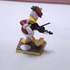 ディズニーリゾート　クリスマス　ドナルド　フィギュア