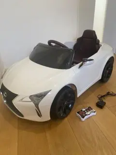 手渡し希望】LEXUS LC 500 電動乗用玩具 ホワイト 充電器付き - メルカリ