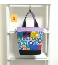 少し小さいミニトートバッグ　パッチワーク北欧風