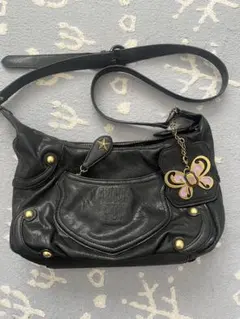 【即発送】ANNA SUI レザーブラックショルダーバッグ チャーム付き