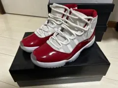 Jordan 11 赤白 スニーカー