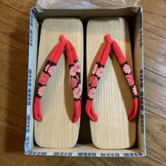 赤い花柄の下駄 和装　昭和　骨董品