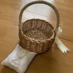 リングピロー、小さなカゴ付き
