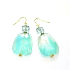 グリーン　マーブル　花　クリア　ビーズ　大ぶり　揺れる　ハンドメイドピアス