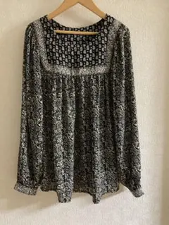 ご*い様 小さめなチュニック薄手長袖　小柄ペイズリーパターン