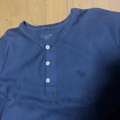 Abercrombie & Fitch ネイビー Tシャツ