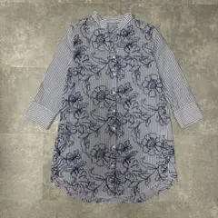 【ギャバジンケーティー】ストライプ 花柄刺繍 バンドカラーブラウス チュニックMのサムネイル