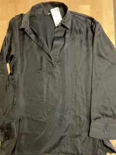 UNIQLO サテンスキッパーブラウス