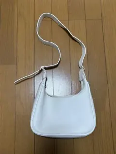 ホワイト ショルダーバッグ レディース