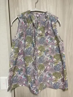 美品　UNIQLO LIBERTY ノースリーブシャツ Mサイズ