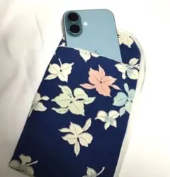 スマホポーチ　シルクで　ファスナー長財布もイン　ハンドメイド