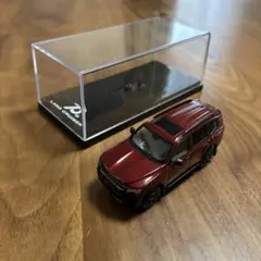 1/64 ランドクルーザー レッド ケース付き