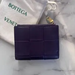 BOTTEGA VENETA 二つ折り財布　パープルのサムネイル