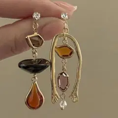 Item thumbnail for item 0324bd4d-c2eb-49b7-b8b6-d8f4e9676eb3