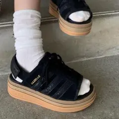adidas ガゼル ボールドサンダルのサムネイル