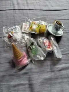 ミニチュア　スイーツ　食品　ガチャ　セット 8個