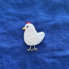 ニワトリ　ビーズブローチ　ハンドメイド