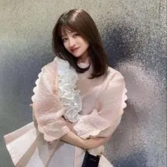 ピンクブラウス