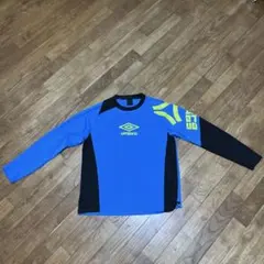 umbro 青 長袖 シャツ