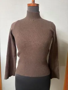 ブラウン ハイネックニット Mサイズ