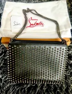 極美品/三越購入】ルブタン パロマ チェーンクラッチ 黒 赤 マルチ 