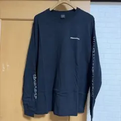 黒の長袖カットソー ロゴ付き　マナスタッシュ