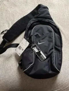 ナイキ ボディバッグ ＥＳＳ メタルプル 黒 FB2851-010 NIKE