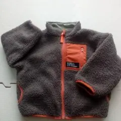 ブラウンとクリームカーキーのリバーシブルのフリースジャンパー 100cm