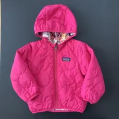 patagonia フード付きピンクアウター　リバーシブル　90cm程度　18M
