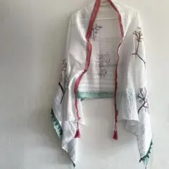 美品　タッセル付き刺繍ストール