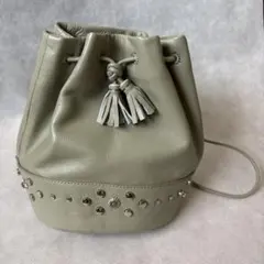 BEAURE 巾着バッグ　ショルダー　2way レザー　スタッズ　タッセル