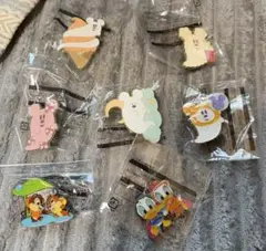 ディズニー　ハロウィン　2025 ピンバッジ　景品　雨の日限定付き