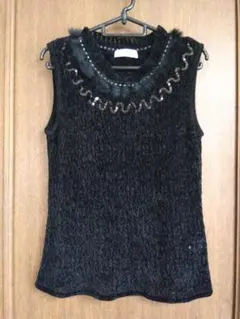 PARIENNE スパンコール 黒ベスト、毛皮 ラビットファ—付きサイズM