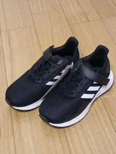 ♡新品タグ付き♡adidas♡キッズ スニーカー ブラック 18cm
