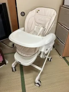 コンビ　ハイローチェアキャスター付き
