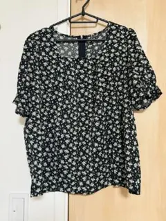 Dholicフラワー柄スクエアネックシャツ