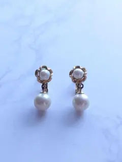 パールイヤリング ゴールド 揺れるデザイン ヴィンテージ フラワーモチーフ 上品