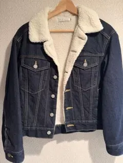 ボア襟付きダークブルーデニムジャケット