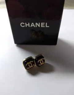 CCマーク スクエアスタッドピアス ブラックゴールド　ノベルティ　☆2