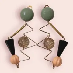 イヤリング　大ぶり　レトロ　ポップ　ヴィンテージ　古着　アクセサリー　昭和のサムネイル